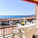 In By The & Marina Apartment