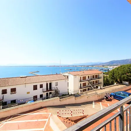 Apartment In Centro Roses