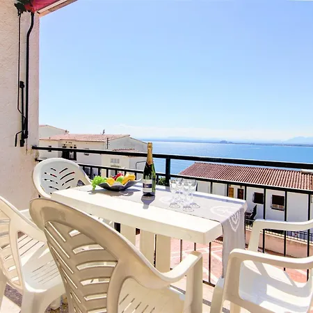 Apartment In Centro